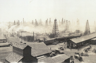 Illustration for article titled We've Been Incorrectly Predicting Peak Oil For Over a Century